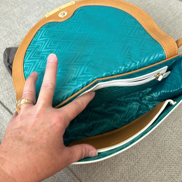 Silpada over the shoulder bag - Picture 2 of 4